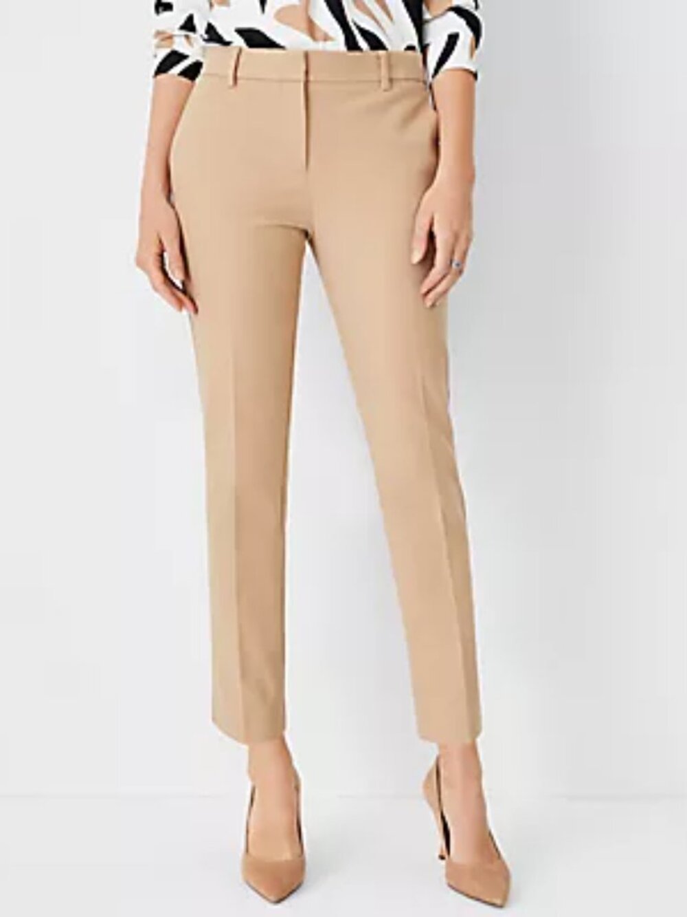 Like new Ann Taylor curvy fit straight leg slacks